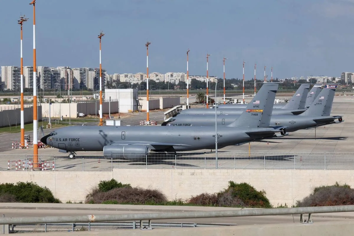EE.UU. despliega su mayor portaaviones frente a Israel y pide evacuar personal diplomático