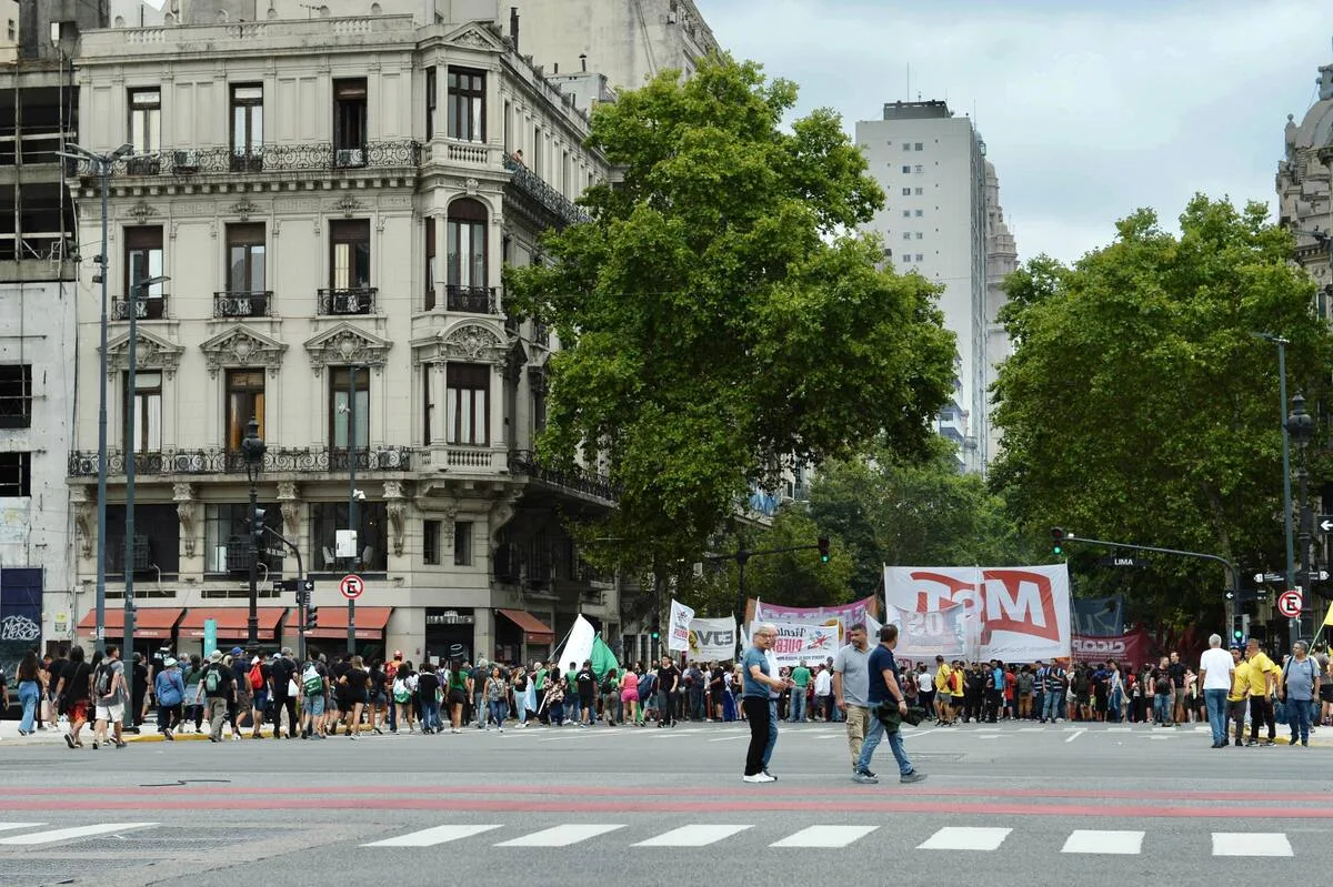 Paro y movilización al Congreso en rechazo a la reforma laboral