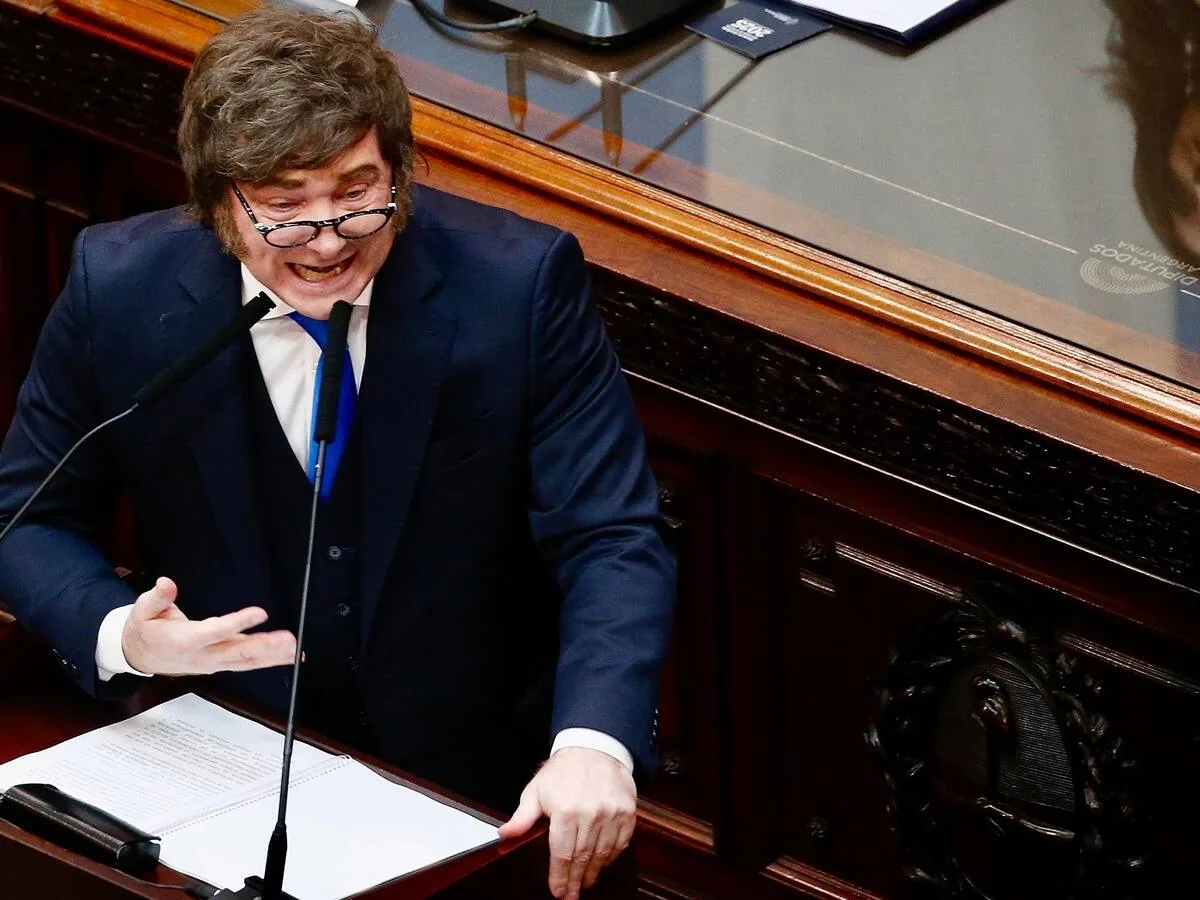 Qué reveló el lenguaje corporal de Milei en la apertura del Congreso