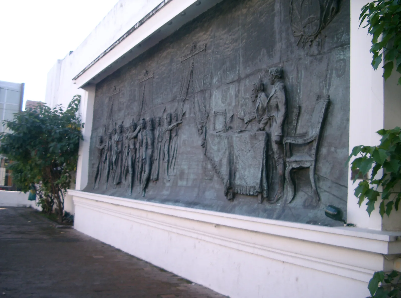 la casa de tucuman mural de lola mora en el patio