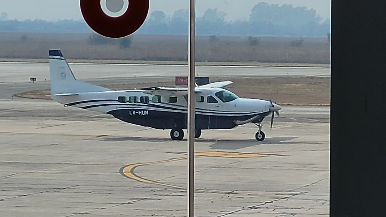 Cessna 208 en plataforma del Aeropuerto Internacional de Córdoba (Argentina). Fuente: Periodista Horacio Cambeiro.