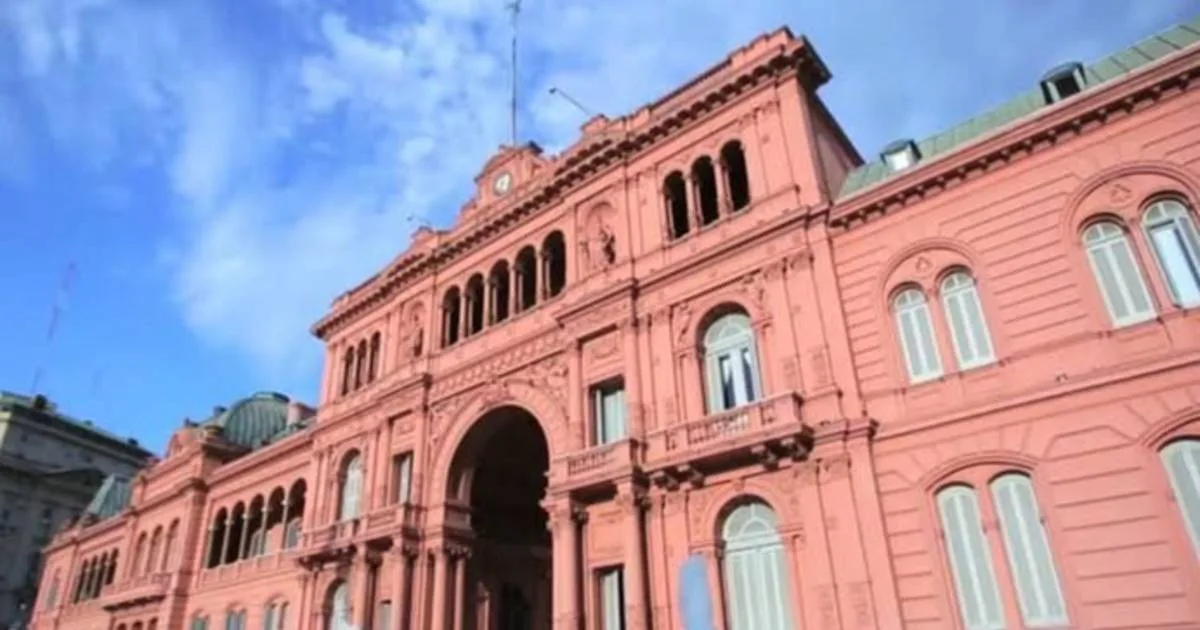 Avanza la motosierra estatal: buscan eliminar 20.000 empleos públicos