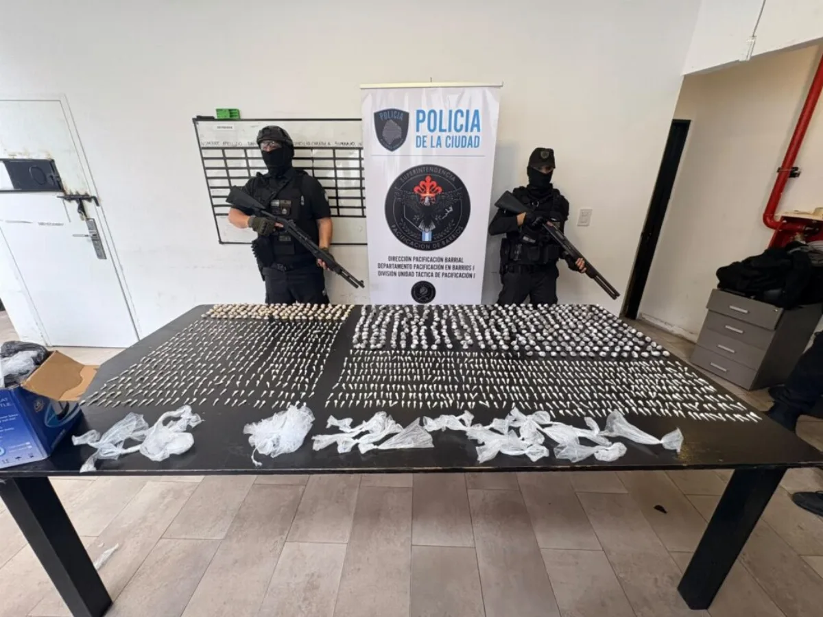 Detuvieron a dos hombres en la Villa 31 y secuestraron más de 1.400 envoltorios con drogas