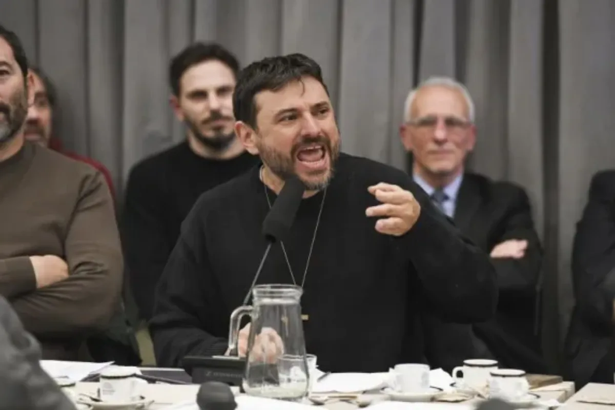 Grabois insultó a los libertarios y Zapata dio por terminado el plenario en medio de un escándalo