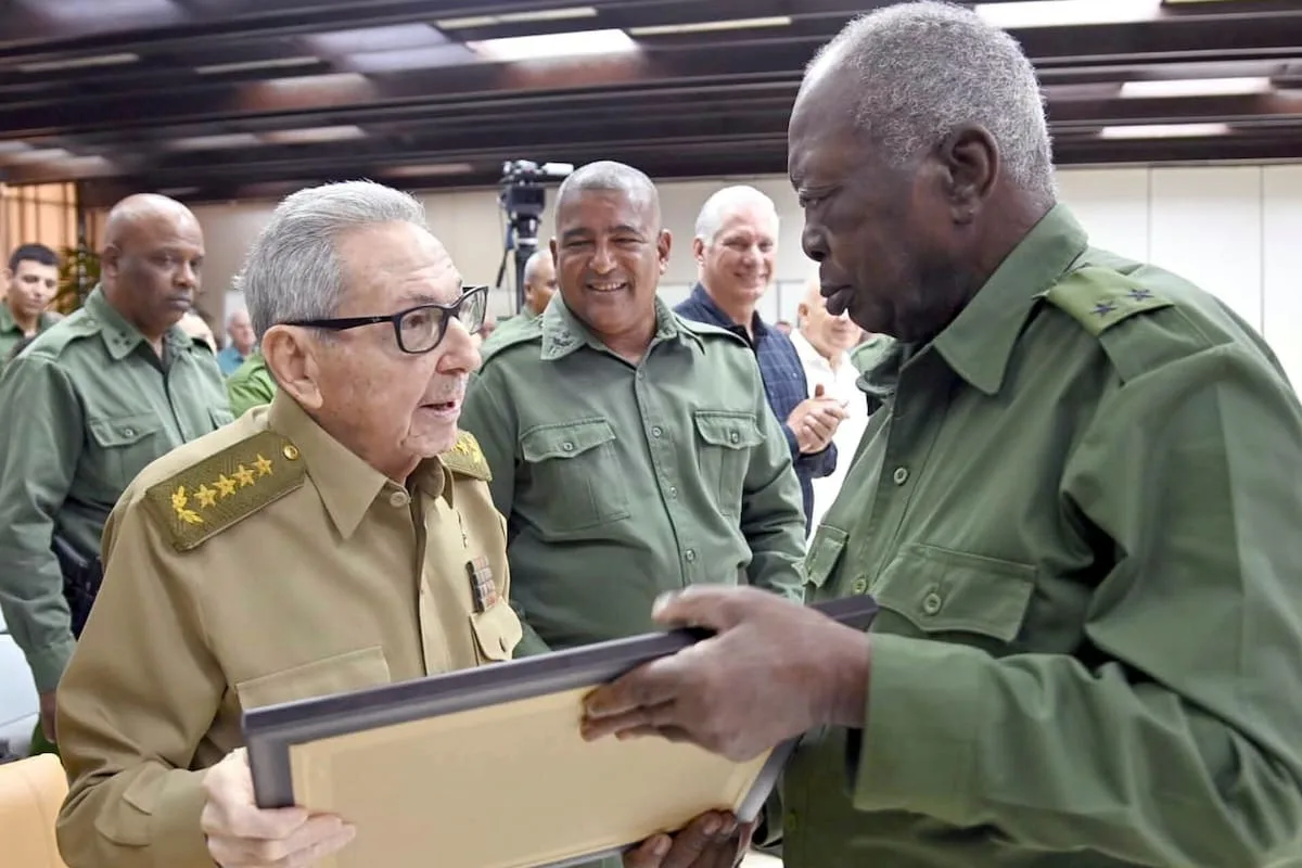 Raúl Castro reapareció en Cuba junto a Díaz-Canel en medio de rumores sobre su salud