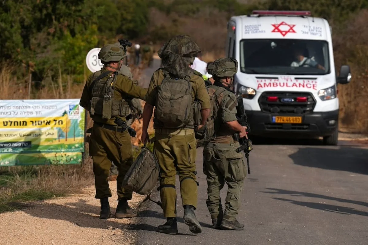 Un explosivo abandonado estalló en una excursión escolar en Israel y mató a un adolescente de 15 años