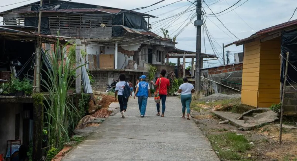 Vigilamos entre nosotras: mujeres desplazadas por el terremoto en Colombia se organizan contra la violencia